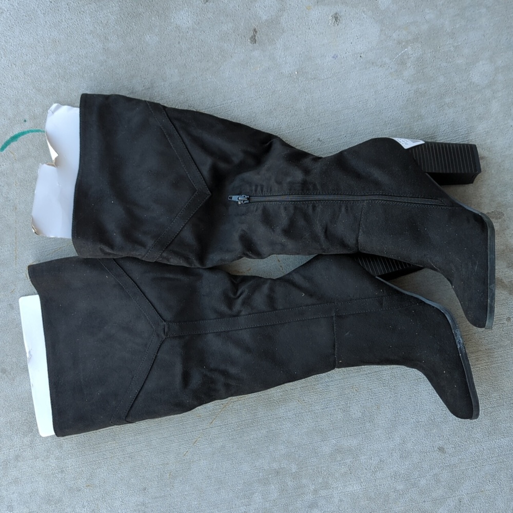Journee Collection Women's Black Tall Faux Leather Heeled Boots Size 8.5